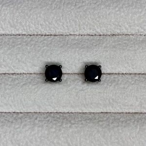 E020 | Black Moissanite Studs